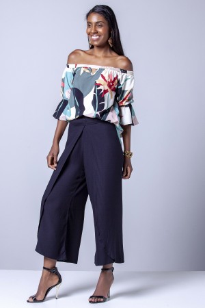 Calça Pantacourt Viscose Envelope Preta