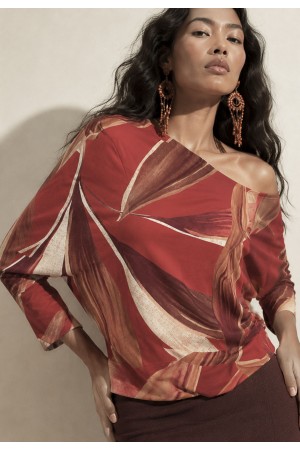 Blusa Assimétrica Malha Estampa Selva Bordô