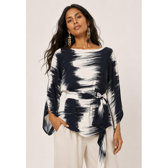 Blusa Viscose Poranga Asa da Noite Estampa Horizonte P&B