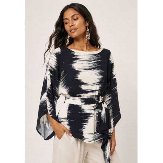 Blusa Viscose Poranga Asa da Noite Estampa Horizonte P&B