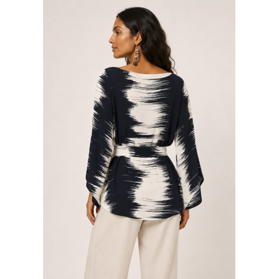 Blusa Viscose Poranga Asa da Noite Estampa Horizonte P&B