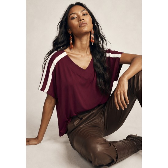 Blusa Essence Malha Gola V Manga Curta Bordô