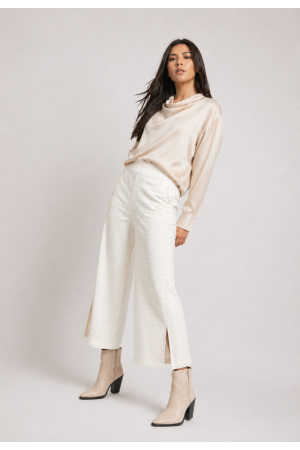 Calça Pantacourt Malha Encorpada Risca de Giz Off White