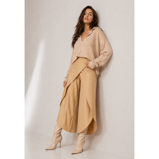 Calça Pantacourt Garatéa Transpassada Risca de Giz Dourado Buriti