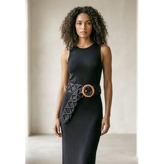 Cinto de Macramê Preto com Esferas e Fivela em Madeira