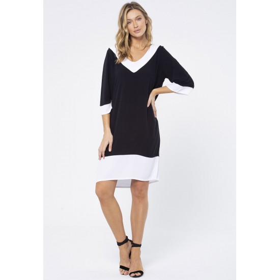 Vestido Curto Viscose Amplo Bicolor Preto e Branco