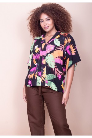 Blusa Gola V Manga Curta Estampa Noite Botânica