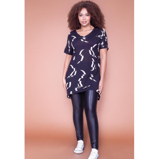 T-Shirt Ampla Fibra de Bambu Manga Curta Estampa Maria