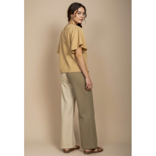 Blusa Gola V Manga Ampla Curta Bege