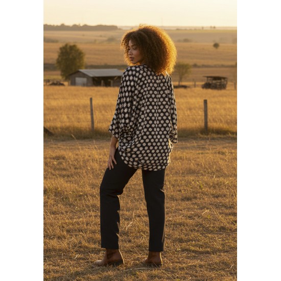 Kimono Viscose Manga Ampla Estampa Encanto das Margaridas