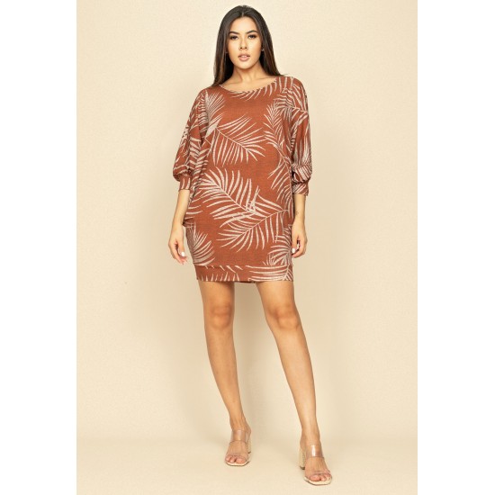 Vestido Curto Malha Morcego Manga 3/4 Estampa Palmas Terra