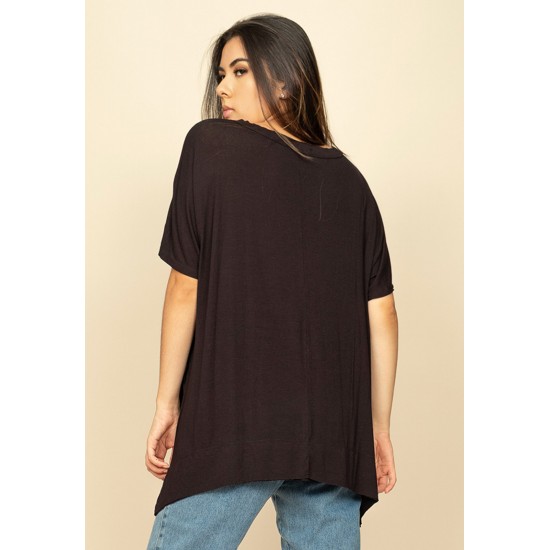 T-Shirt Ampla Malha Manga Curta Preta Gato Lateral