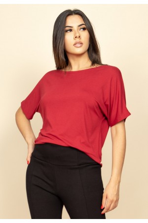 Blusa Básica Morcego Malha Gola Canoa Manga Curta Bordô