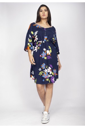 Vestido Curto Caaxixá Viscose com Cordão na Cintura Estampa Festa das Flores Azul
