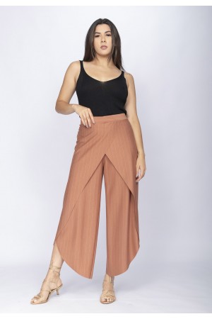 Calça Pantacourt Garatéa Transpassada Risca de Giz Terra Canela