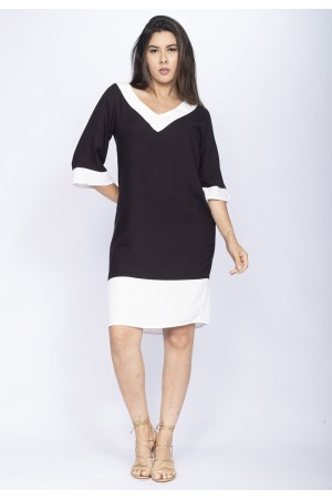 Vestido Curto Viscose Amplo Bicolor Preto e Branco