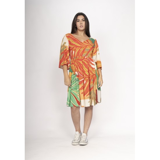 Vestido Curto Plano com Manga e Camadas Estampa Jardim do Sol