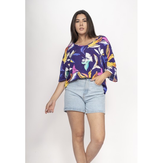 Blusa Morcego Ampla Tangará Estampa Pétalas ao Vento