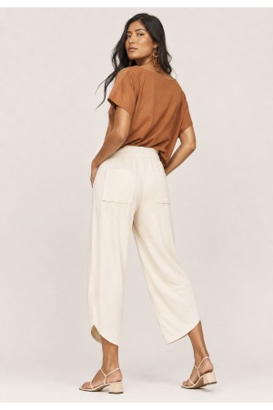 Calça Pantacourt Malha com Bolso Solto Marfim
