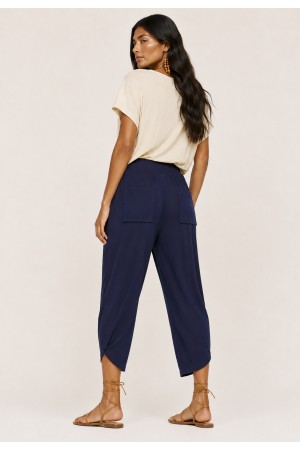 Calça Pantacourt Malha com Bolso Solto Azul Marinho