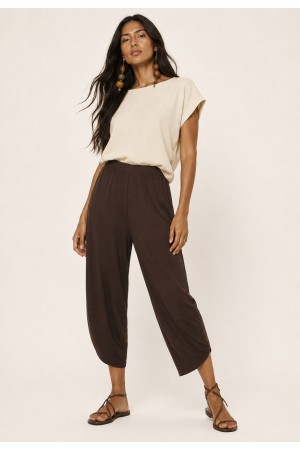 Calça Pantacourt Malha com Bolso Solto Marrom