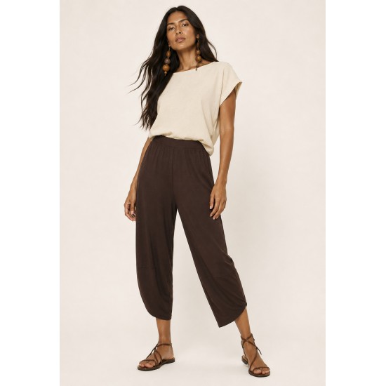 Calça Pantacourt Malha com Bolso Solto Marrom