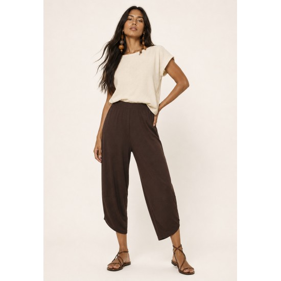 Calça Pantacourt Malha com Bolso Solto Marrom