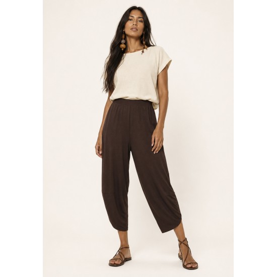 Calça Pantacourt Malha com Bolso Solto Marrom