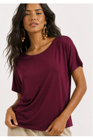 Blusa Básica Morcego Malha Gola Canoa Manga Curta Bordô