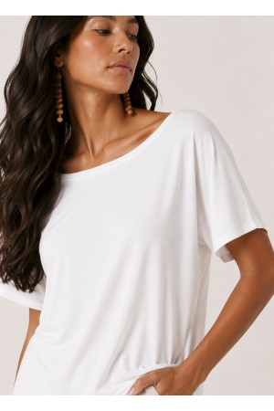 Blusa Básica Morcego Malha Gola Canoa Manga Curta Off White
