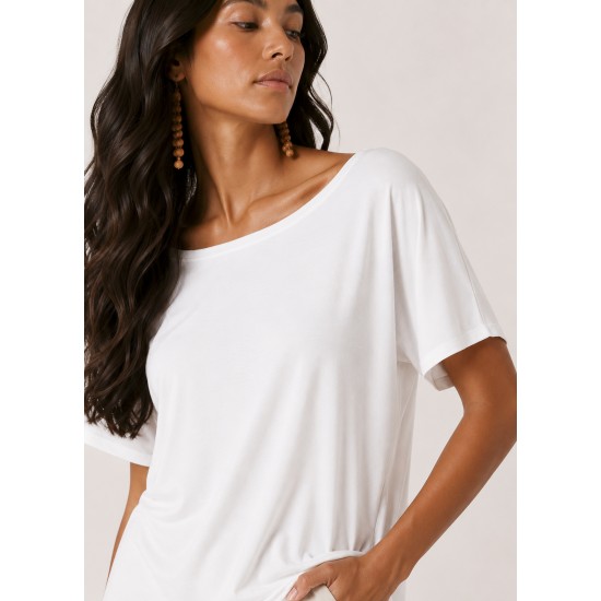 Blusa Básica Morcego Malha Gola Canoa Manga Curta Off White