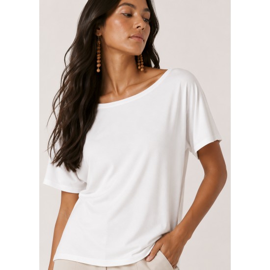 Blusa Básica Morcego Malha Gola Canoa Manga Curta Off White