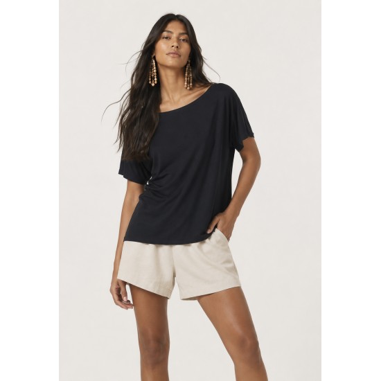 Blusa Básica Morcego Malha Gola Canoa Manga Curta Preta