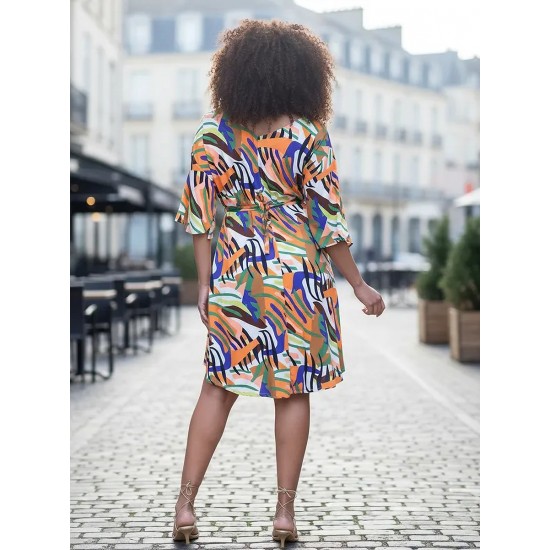 Vestido Curto Caaxixá Viscose com Cordão na Cintura Estampa Cores Vibrantes