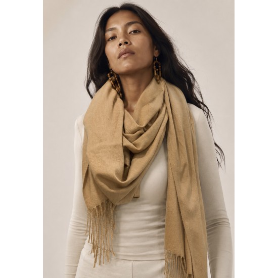 Echarpe Feminina Bege com Franjas para Frio e Inverno