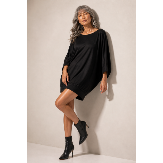 Vestido Curto Malha Morcego Manga 3/4 Preto