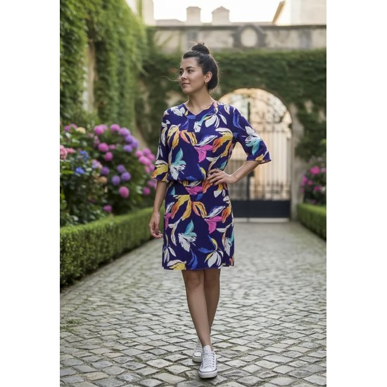 Vestido Curto Kaolin Viscose Estampa Pétalas ao Vento