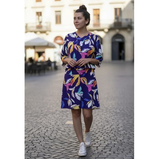 Vestido Curto Kaolin Viscose Estampa Pétalas ao Vento