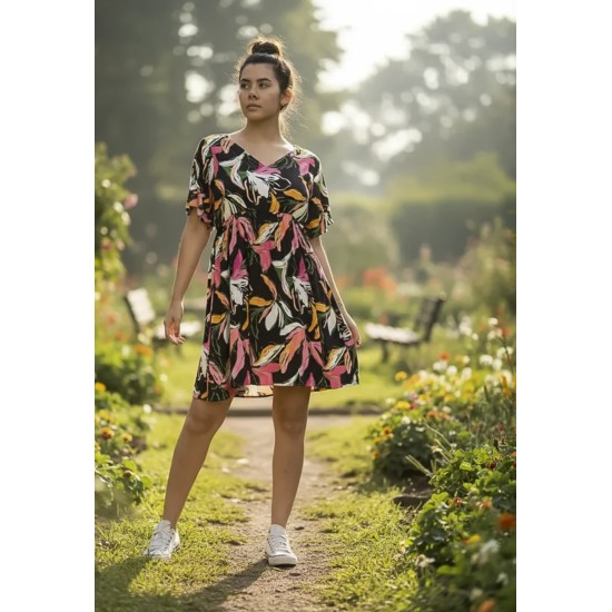Vestido Curto Viscose Rodado Estampa Pétalas Noturna