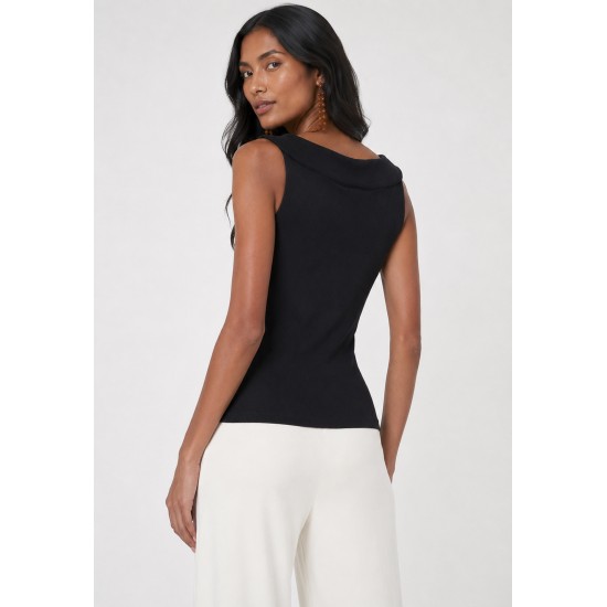 A Blusa Regata Potira Malha Canelada Breú Negro