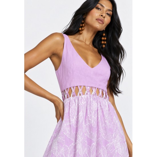 Vestido Curto Sant Regata Detalhes Bordados Antúrios Lilás