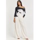 Blusa Assimétrica Malha Estampa Bichanos em Cena