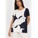 Blusa Ampla Malha Morcego Manga Curta Estampa Bichanos em Cena