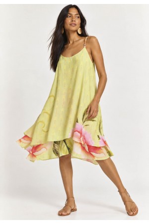 Vestido Curto Itaúna em Viscose com Babados Duplos Estampa Florada de Jambu