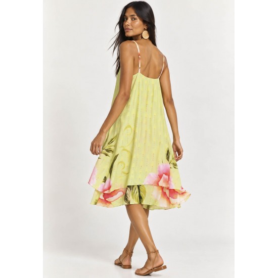 Vestido Curto Itaúna em Viscose com Babados Duplos Estampa Florada de Jambu