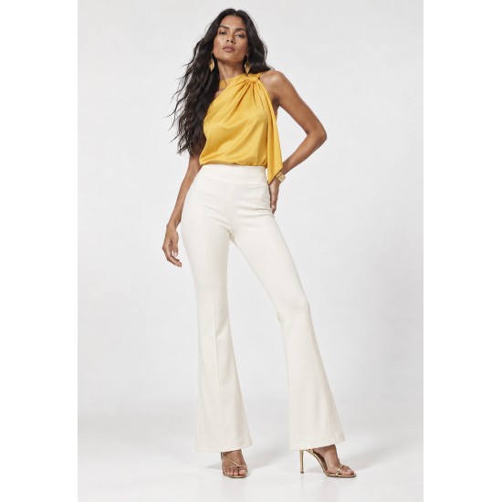 Calça Flare Niara em Malha Off-White Réveillon