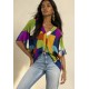 Blusa Gola V Manga Curta Estampa Jardim Azul