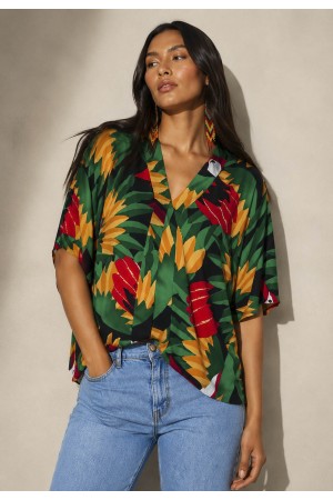 Blusa Gola V Manga Curta Estampa Festa dos Tucanos