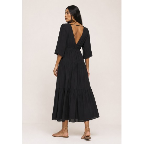 Vestido Longo Plano com Manga e Camadas Preto