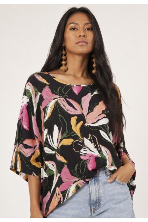 Blusa Morcego Ampla Tangará Estampa Pétalas Noturna